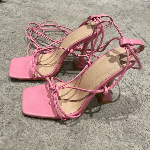 Pink lace up heeled sandals - Picture 3 of 5